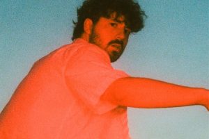 Kai Bosch: La nueva estrella del pop queer que conquista la pista de baile