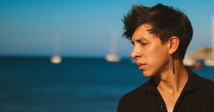 Miguel Guevara y la música como refugio: así suena Temporal, su nuevo EP acústico