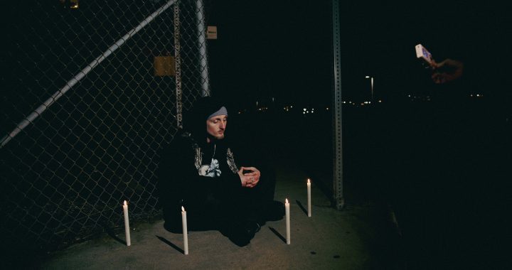 “Just Another Sunday”: Love Ghost y Jazz Moon Capturan la Soledad del Amor a Distancia