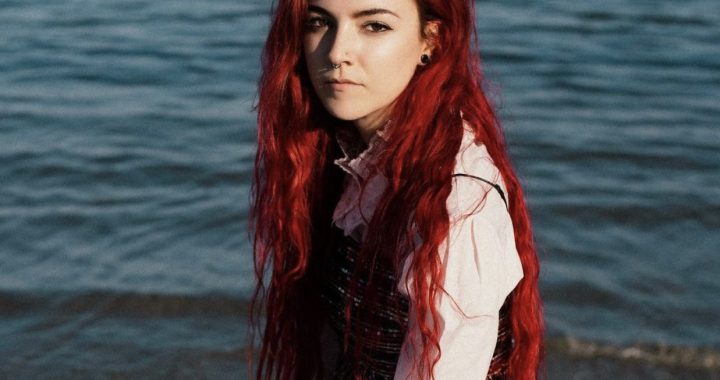 Noelle Sucks no decepciona: Pop alternativo brillante para corazones rotos