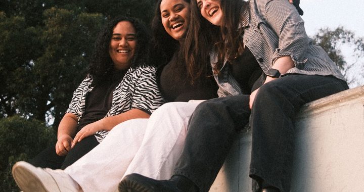 PEPTALK: Una Banda de Amistad, Inclusividad y Música que Empodera