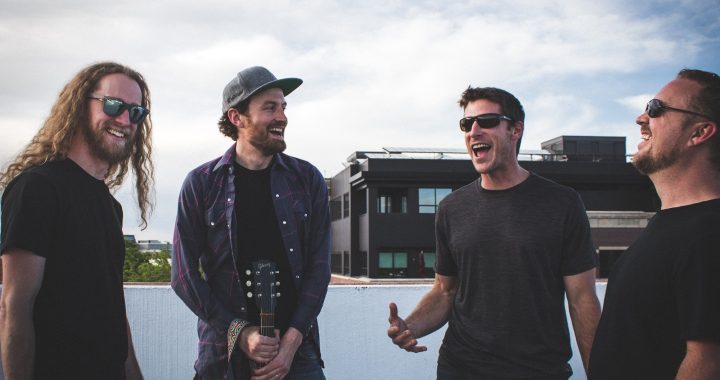 Sean Waters & the Sunrise Genius: Música desde el aislamiento, claridad desde el caos