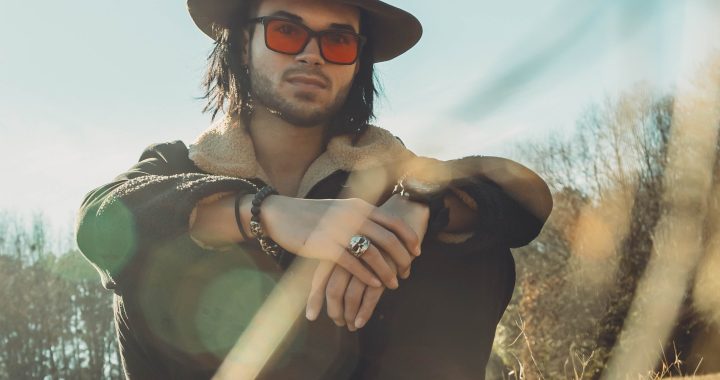 Ícaro y el Rock Sureño: La Historia de Tristan Tritt en Clave Moderna