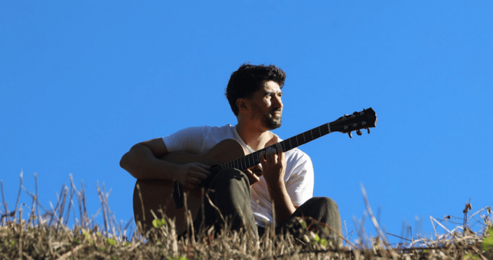 “Tribe”: La intimidad acústica que se transforma en estallido