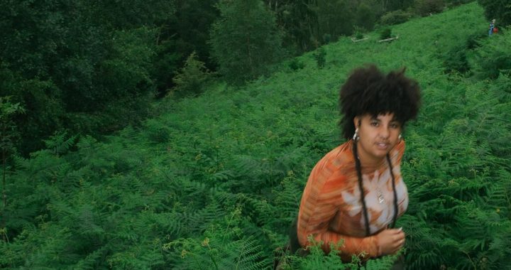 Entre lo íntimo y lo electrónico: descubre la magia musical de Ruti