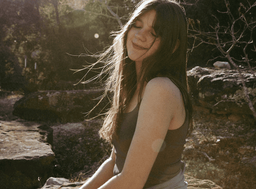 Annie Rose y la quietud que resuena en “Silence in the City”