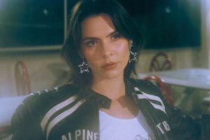 “I Like It Rough”: El Himno de Rebeldía y Empoderamiento de Estella Dawn