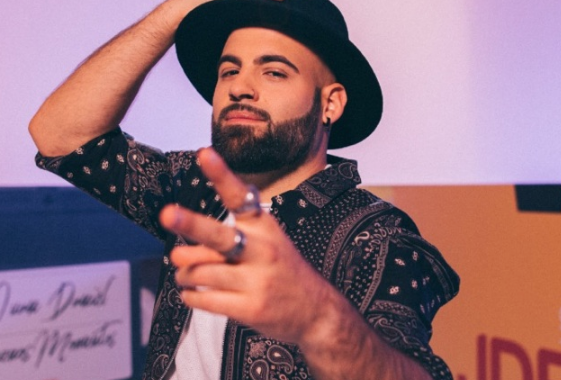 Viva la vida: Juan Daniél y el Latin Pop que te hace bailar bajo el sol