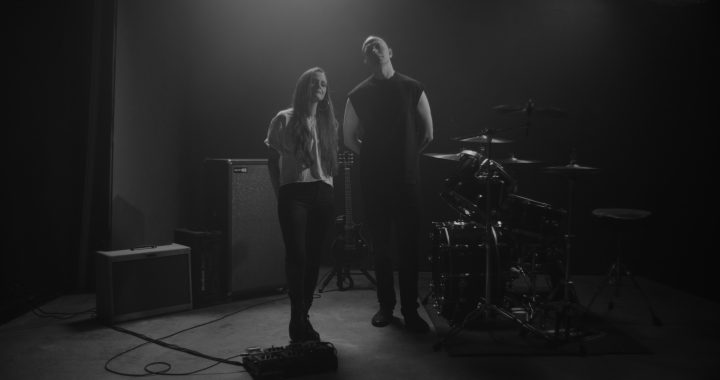 X / MIDHEAVEN: El heavy metal de Nashville con alma grunge