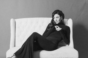 Entre elegancia y libertad: la nueva era sonora de Riva Taylor