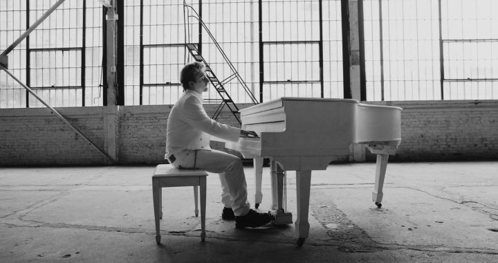 Love Ghost desnuda el alma con “Car Crash”