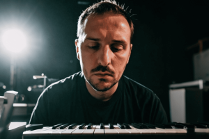 Dvashest’ y el pulso hipnótico de “Solar Groove”