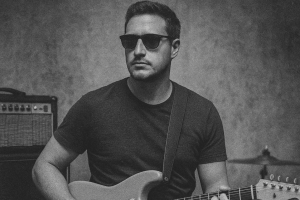 Rockvyn y la energía de “Different Different But Same”