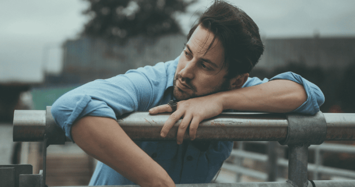 Jeremy & the Harlequins ilumina el indie pop con “Thunderbolt”