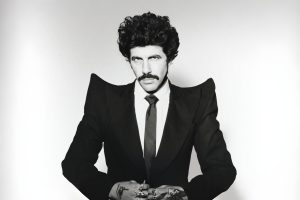 Stolen Nova inaugura una nueva era con “Dancing With A Ghost”