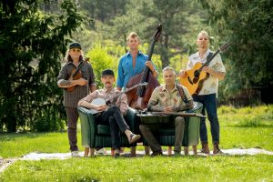 The Infamous Stringdusters y “Up From The Bottom”: bluegrass moderno con espíritu de superación