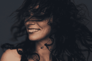 Blackbird y la nostalgia indie de “Burning Heart”