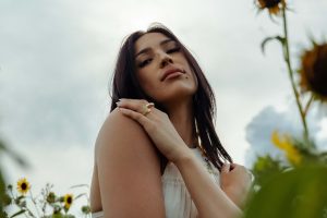 LOV y “G.O.S.”: la voz que honra la fuerza heredada de las mujeres