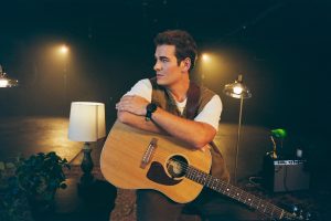 Zach Seabaugh y “I Am Only Ever Thinking About You”: amor y devoción en medio de la distancia