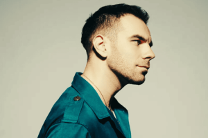 Crawford Mack y la atmósfera detallada de “Boxes”