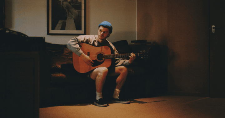 Christian Alexander y la calidez Musical de “Circles”