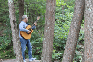 Jason Flashner y la calma envolvente de “Glass Hearts”