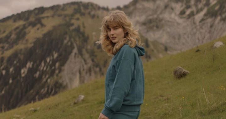 Mary Middlefield irrumpe sin concesiones con “Wake Up!”