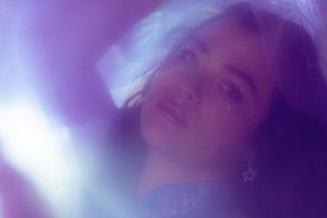 Melany Cubero revela su mundo interior en INVISIBLE, un manifiesto de sensibilidad y renacimiento