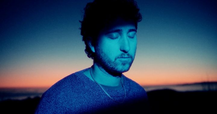 ARK IDENTITY se sumerge en la introspección con “Fading Light”