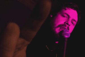 Treis y la atmósfera envolvente en after midnight