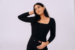 SRI electriza la dance pop con su nuevo single “STOP&STARE”