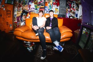 CATBEAR y “Who Cares?”: cuando el alt-pop bailable habla de ansiedad social