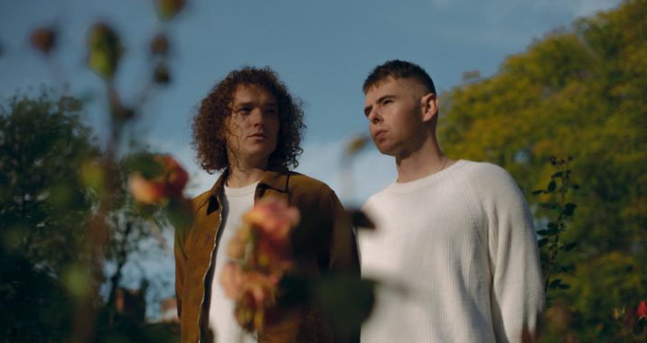 Seafret navega nuevas emociones junto a James Morrison en “Driftwood”