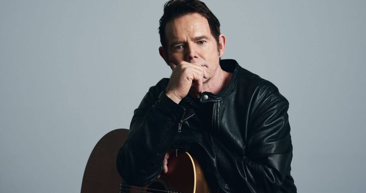 Blues, pasión y honestidad: así suena Hold Me Love Me Tell Me de Merv Pinny