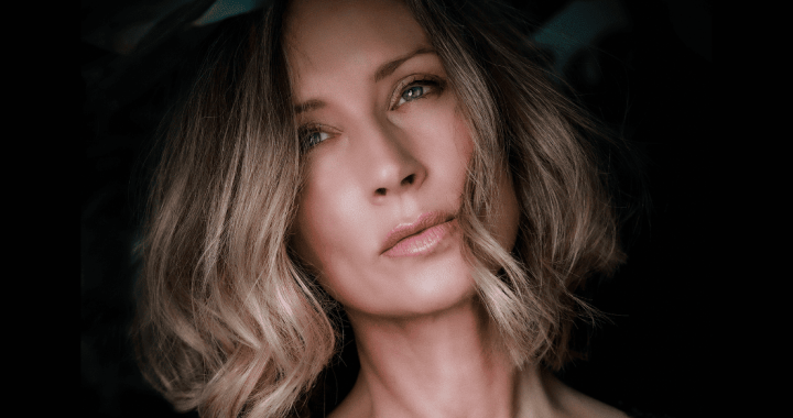 El Regreso de Astara Black con la Hermosa Atmósfera de Take Me With You