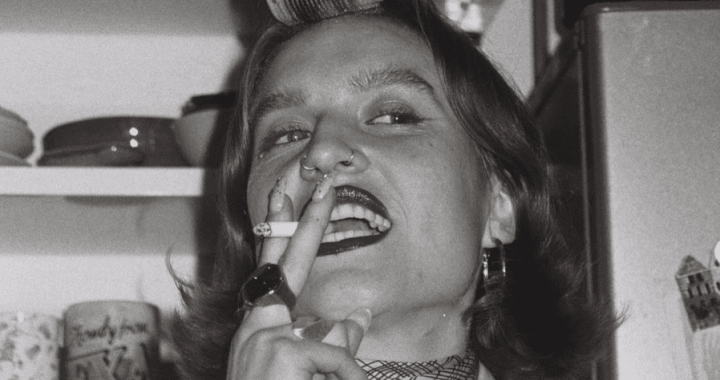 All U Can Eat: El Pop Oscuro de Molly Mogul