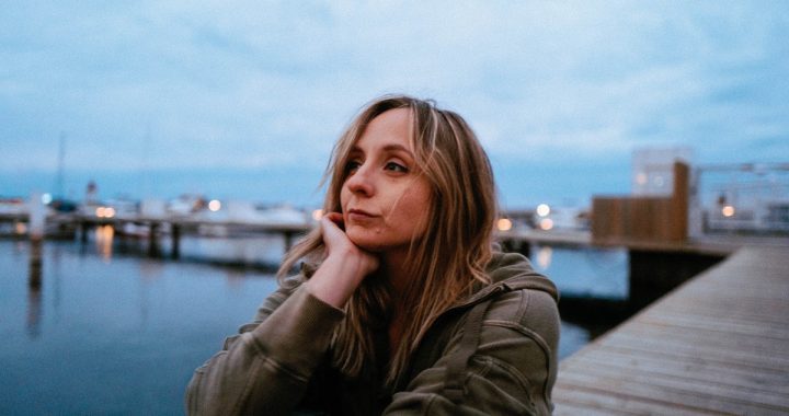 Alanna Matty y la reconstrucción emocional en “Last”