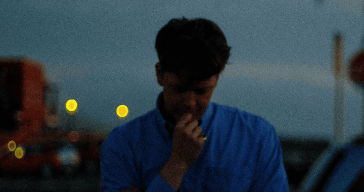 Augustine y la nostalgia acústica de Cherry Blossom Sky
