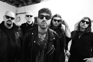 La vibración del rock en The Spitting Pips estalla con Green Eyes
