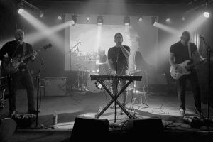 El panorama oscuro de Jupe Jupe emerge en Down with the Setting Sun