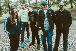 La inercia punk de Surrender the Ghost cobra fuerza en Car Sick