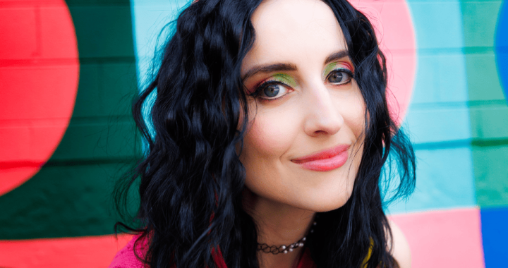 El buen pop de Nadia Vaeh encuentra su pulso en Dressing