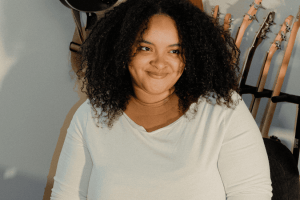 La resiliencia pop de Adjenai encuentra cauce en Early Mourning