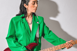 La honestidad pop-rock de Astrid Yan se afirma en Aquí Ya No