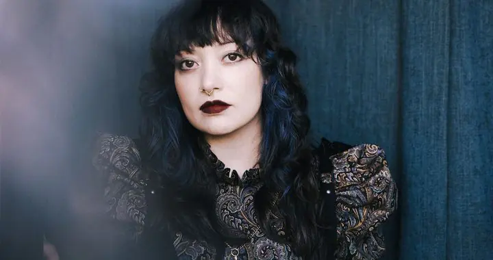 “The Vespertine”: Alas de Liona convierte el amor y la pérdida en alt-pop sombrío