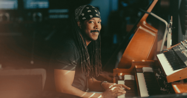 El matiz soul y la textura lo-fi de D Mills en Out of Your Mind