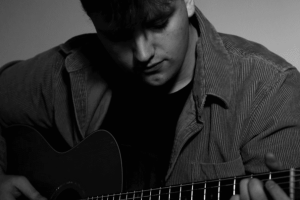 La serenidad acústica y el trazo íntimo de Chris Alden en South
