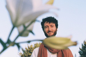 El viaje espiritual y la plenitud acústica de Antonio de Arcas en Nimbo